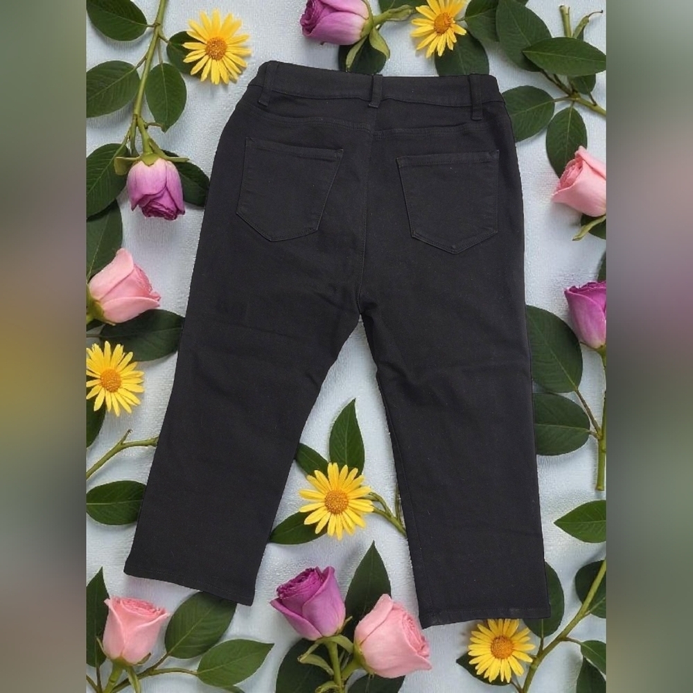 D Jeans Black Capris 8 - Picture 3 of 3